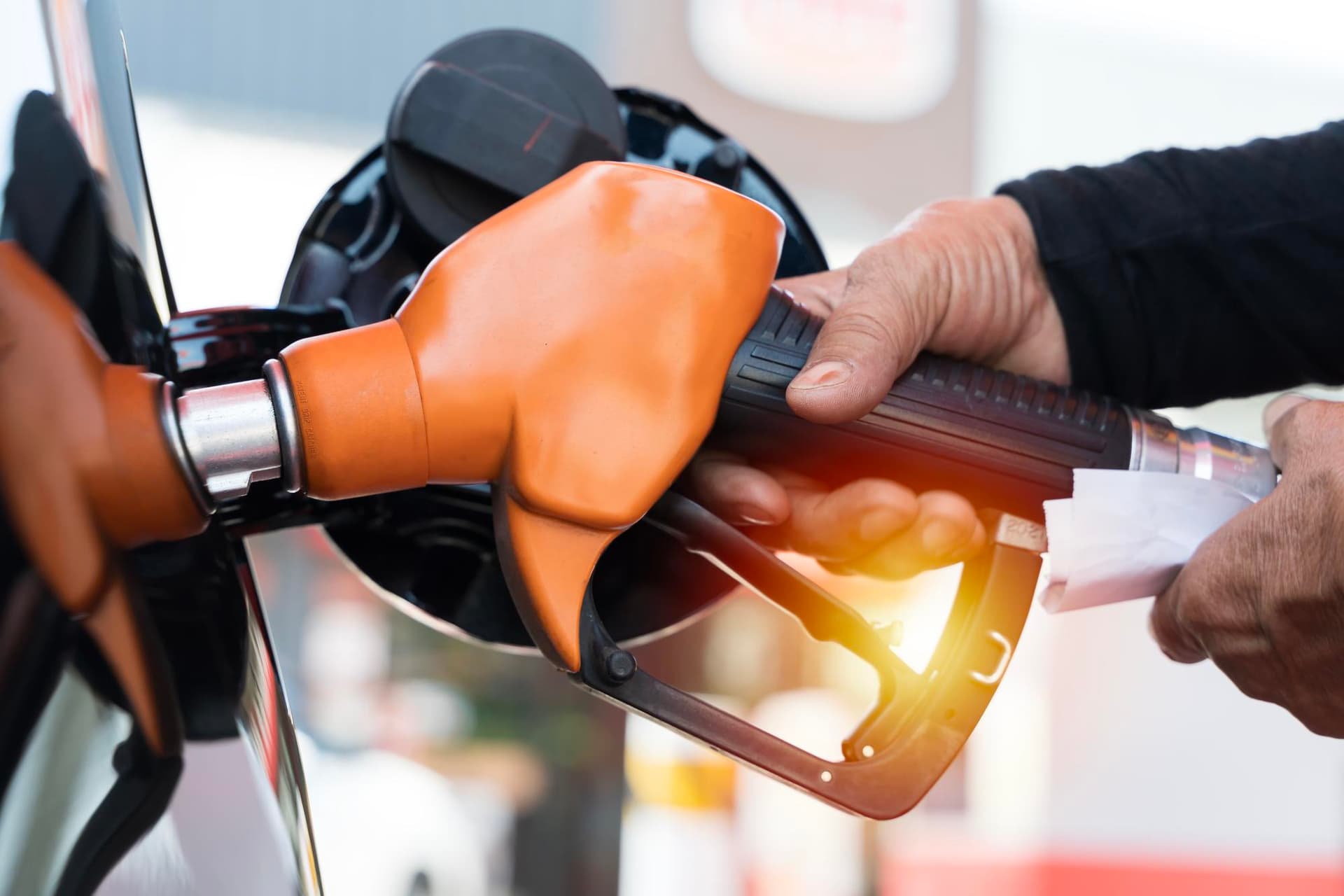 Dízeltámogatás: automatikusan jön a 20 ezer forint, nem kell igényelni