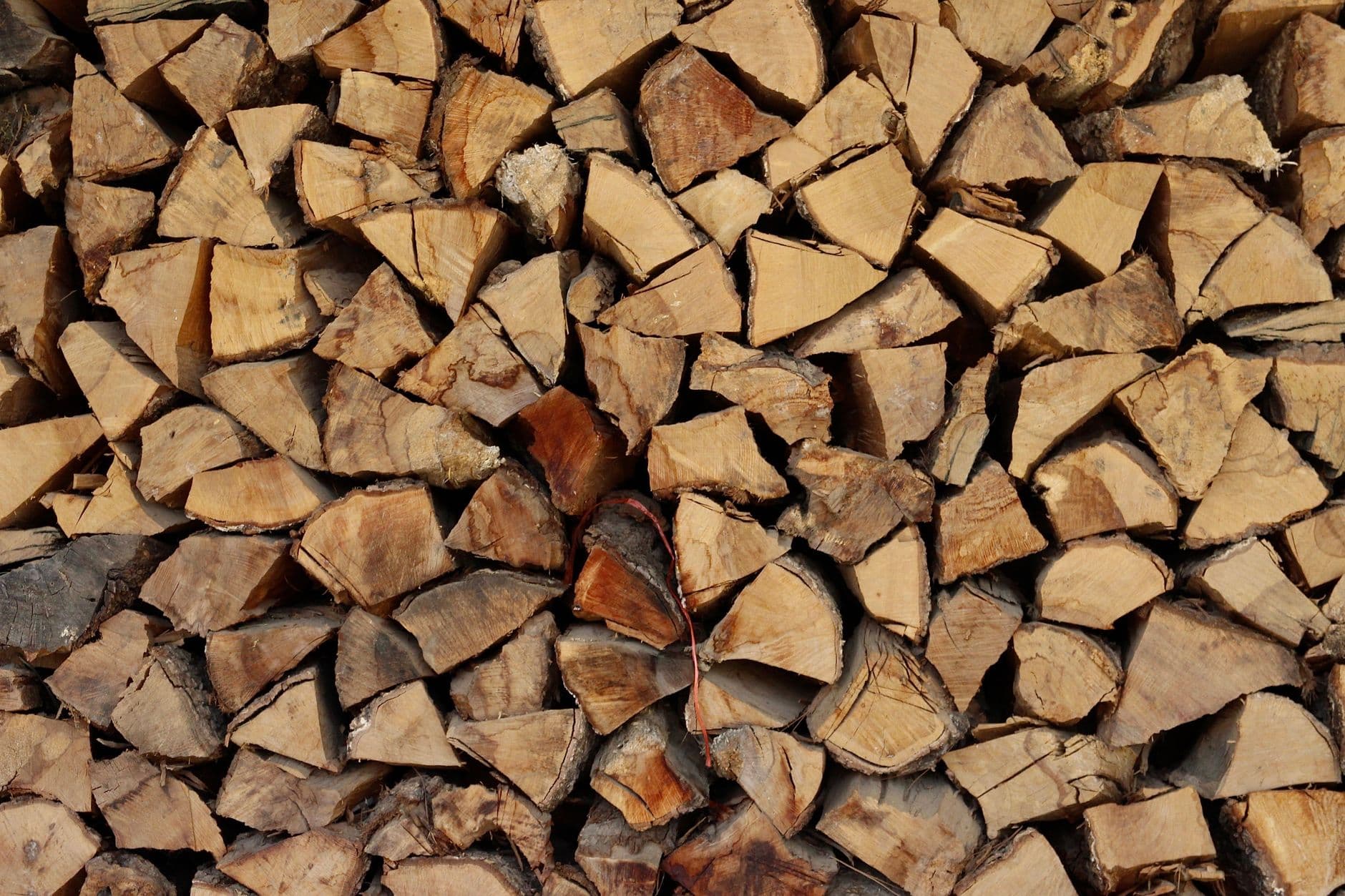 Megduplázzák a Szociális Tűzifa Program keretét