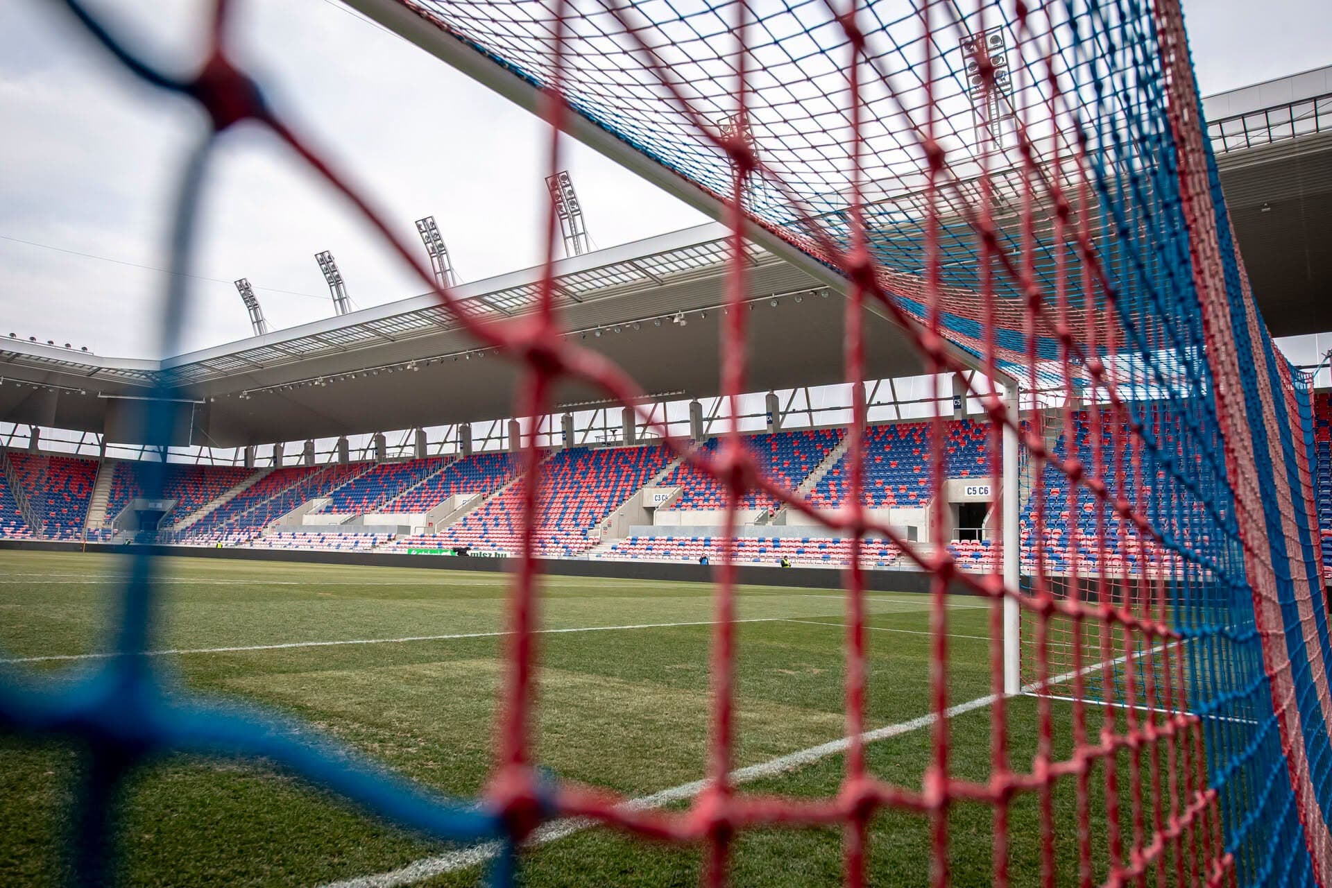 Villanyfény nélkül, takarékosabb működéssel folytatja a Videoton FC a szezont