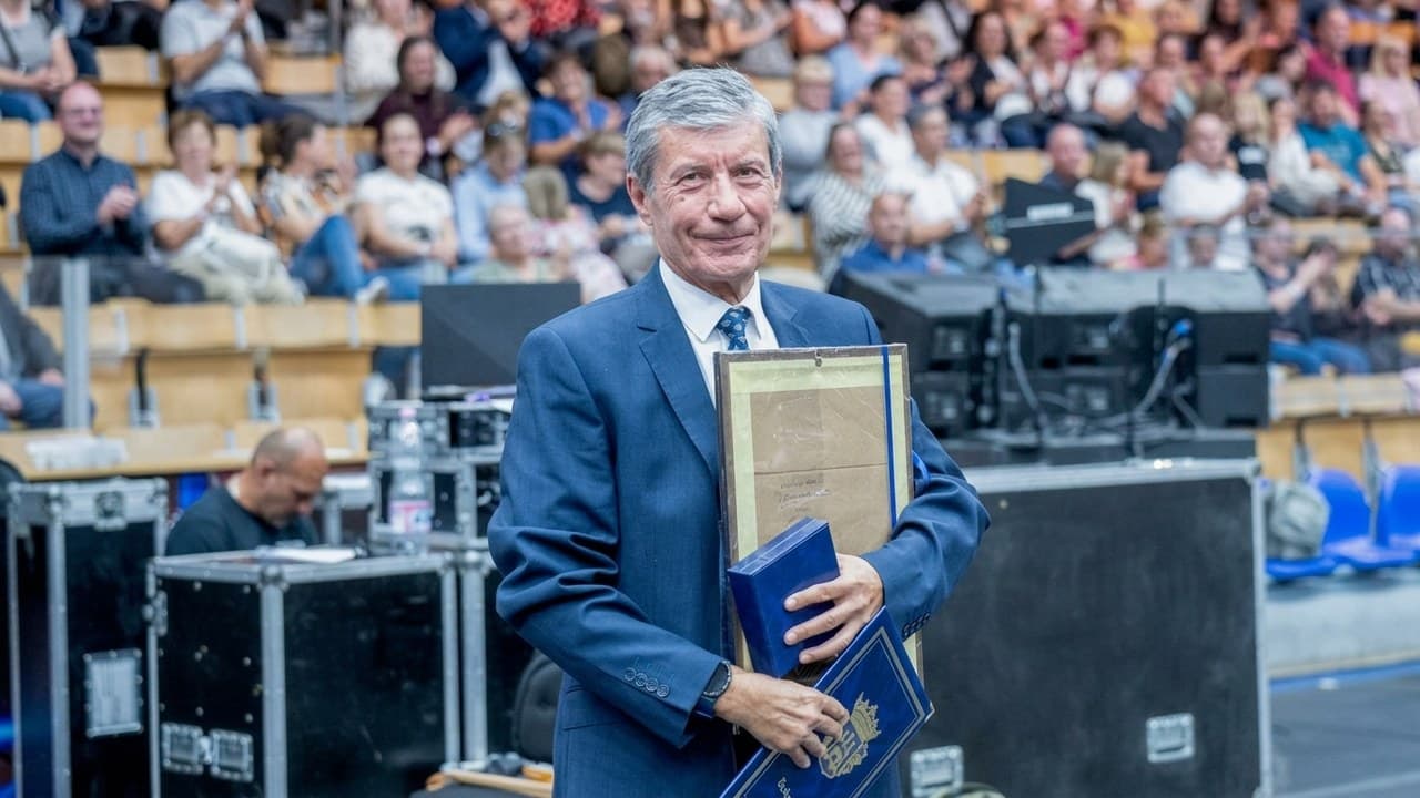 Lovrek Károly a zene világnapján kóruszenei pedagógiai munkájáért kapott elismerést.