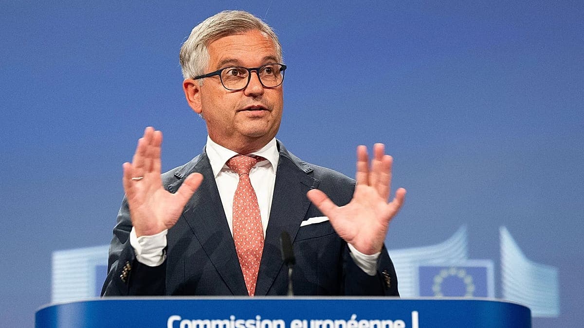 EU tisztviselő beszél a szigorúbb kitoloncolásról és a Frontex erősítéséről.