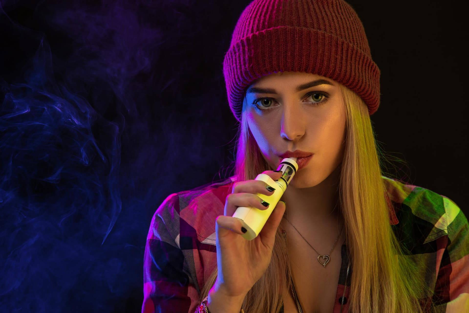 A történelem ismétli önmagát: a csodaszerként árult dohánytól a modern e-cigarettáig