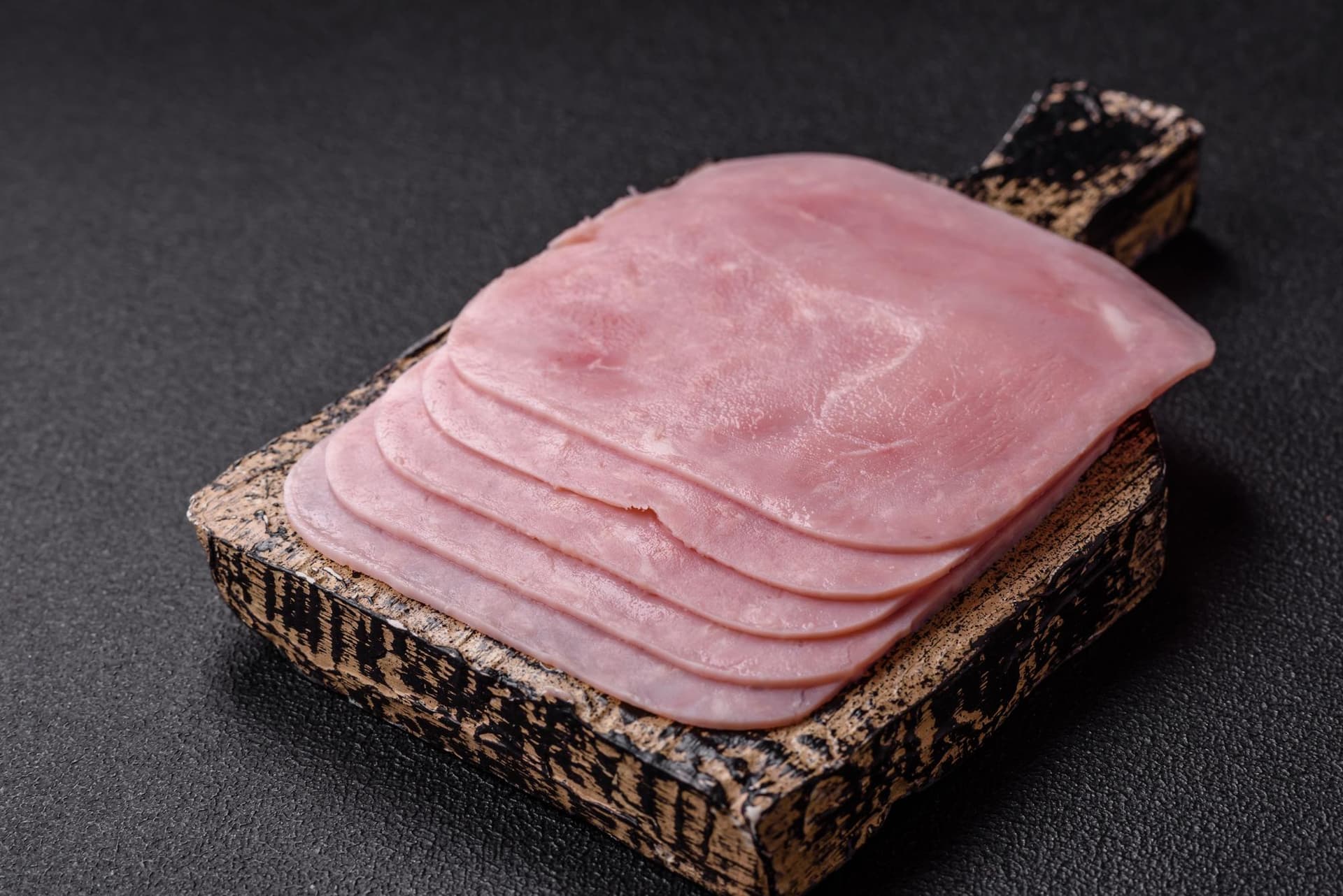 Listeria miatt visszahívják az Auchan Nívó füstölt, sült sonkáját