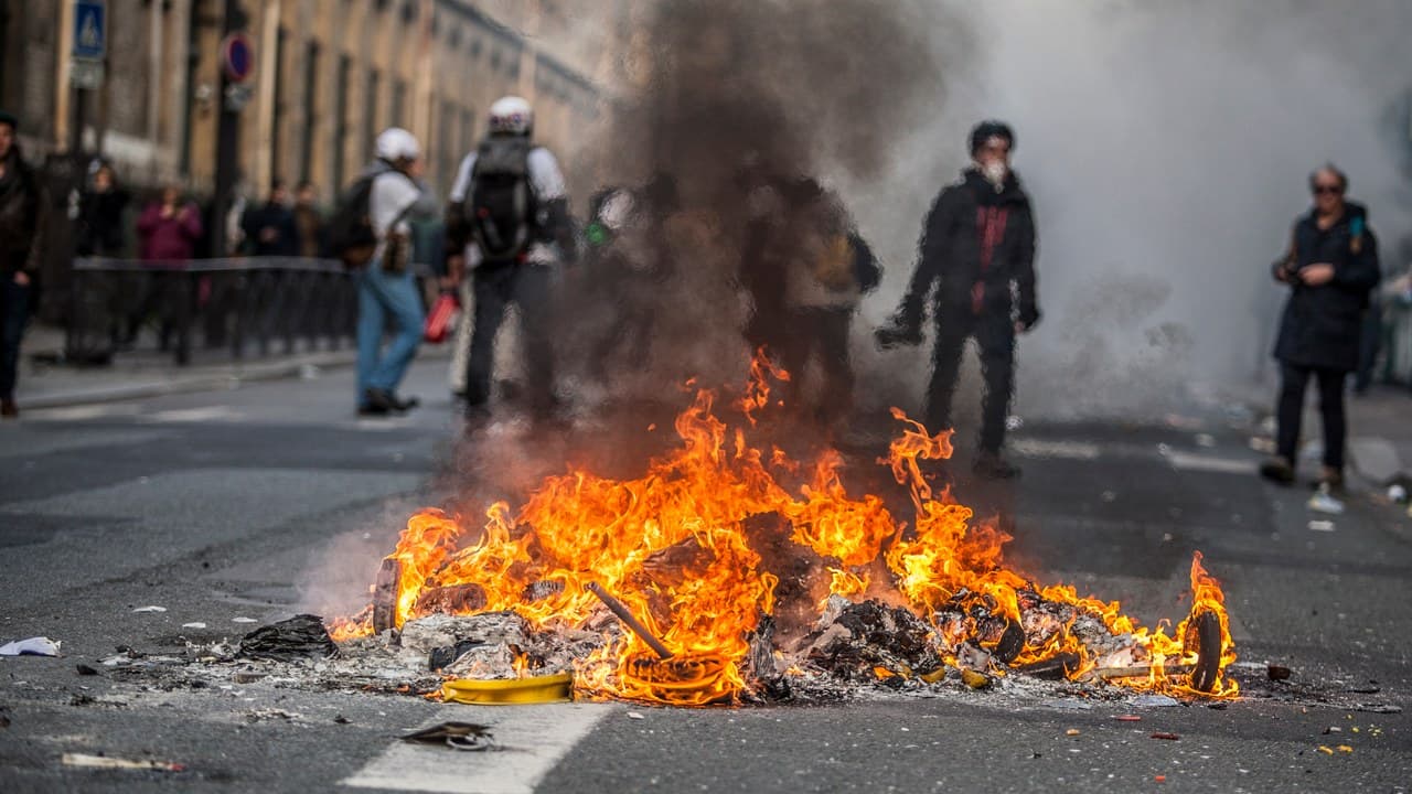 Félmilliós tüntetés Franciaországban: összecsapások, fosztogatás, mintegy 400 őrizetbe vétel