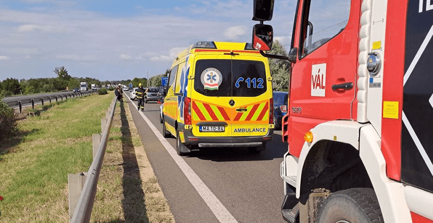 Több mint 10 kilométeres a torlódás az M7-esen egy pázmándi baleset miatt