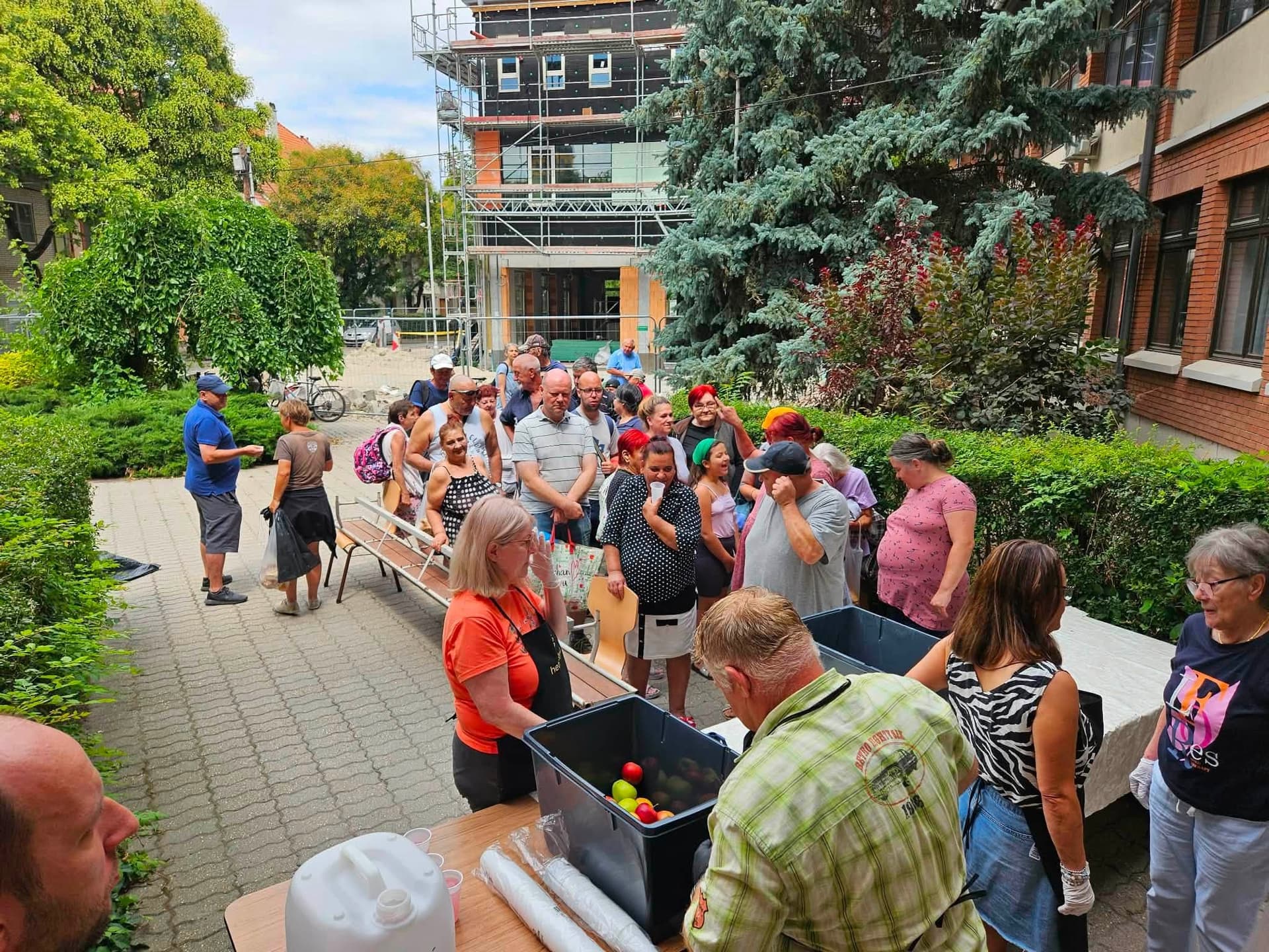 Egy este zenével, másnap egy tál meleg étellel segíthet a Fehérvári Heti Betevő