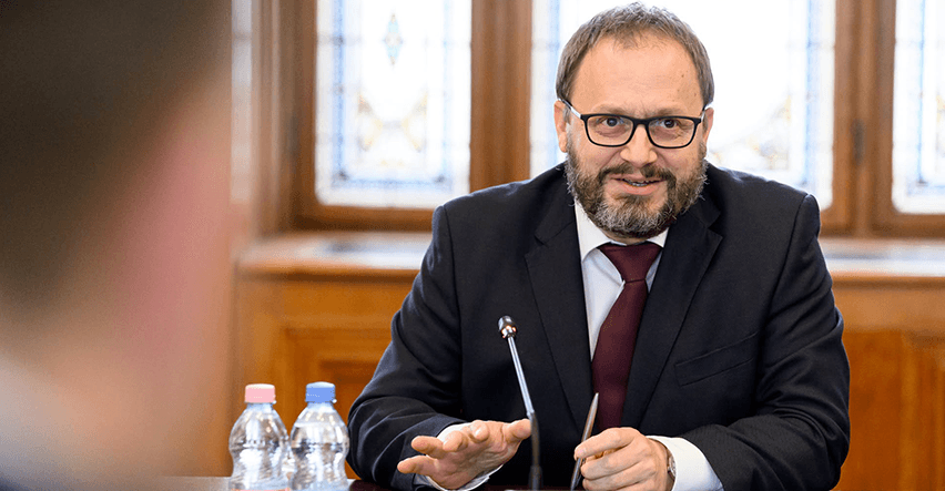 Adócsökkentés a jövőben: így faragná le a hiányt az új pénzügyminiszter