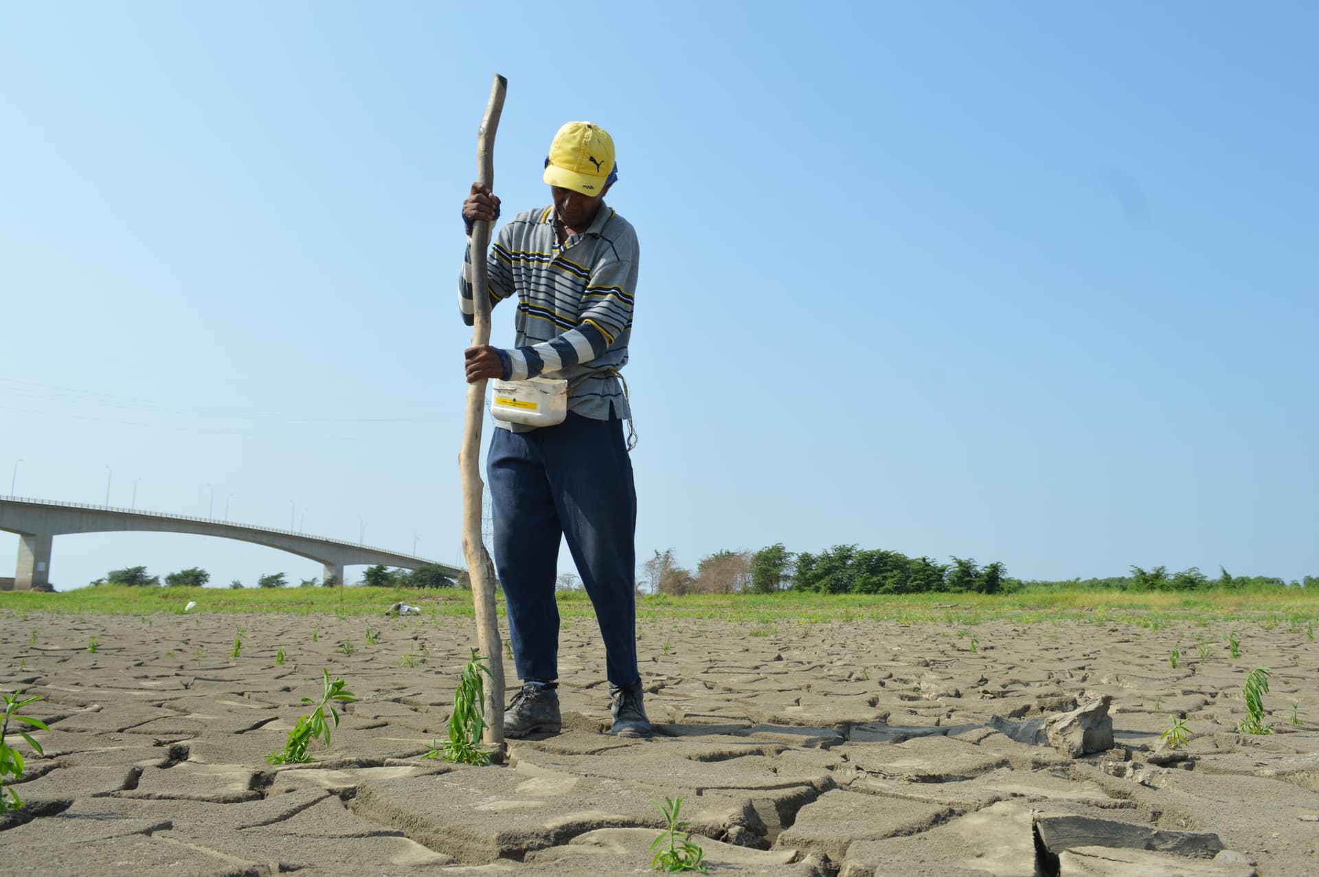 El Niño és a klímaváltozás okozta globális felmelegedést jelző hőmérő és forró Föld. – 2. kép