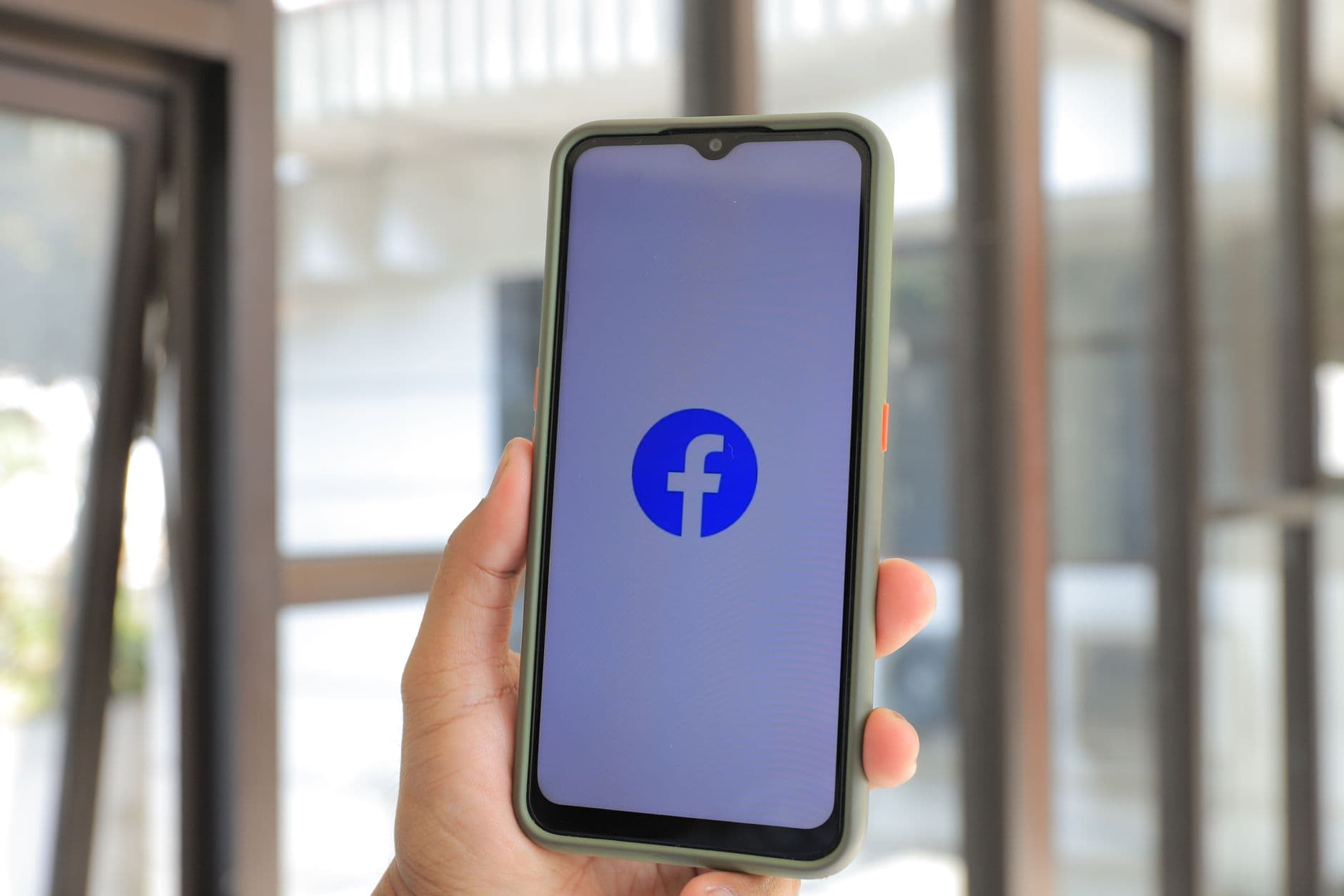 Online fogadóórát tart kedden Székesfehérvár polgármestere a Facebookon