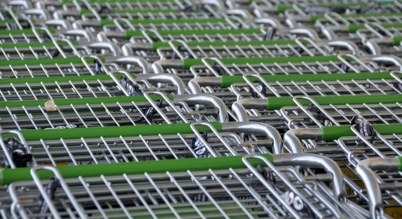 Elűntek a bolti akciók, a kereskedők az árrésstop eltörlését kérik