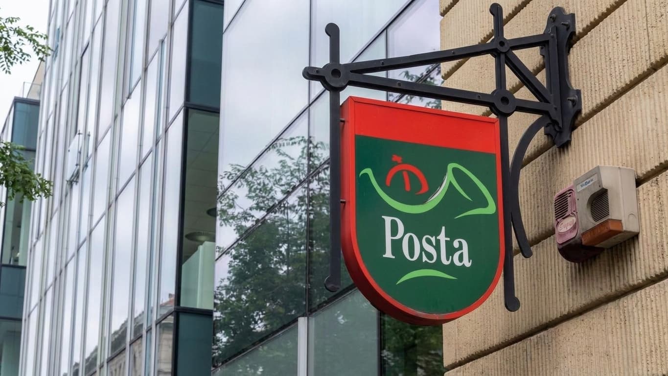Torlódás az új postai csomagközpontban: napokat, néha heteket csúszhat a kézbesítés