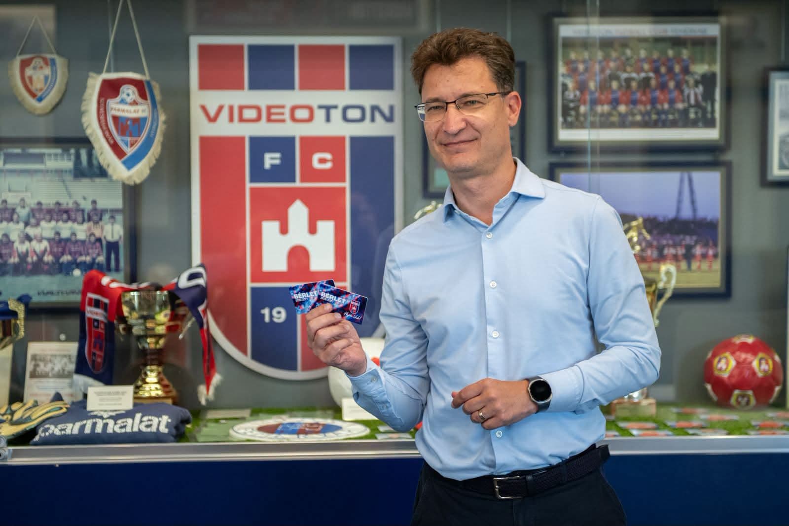 Szimbolikus gesztussal üzent a polgármester a Videoton csapatának