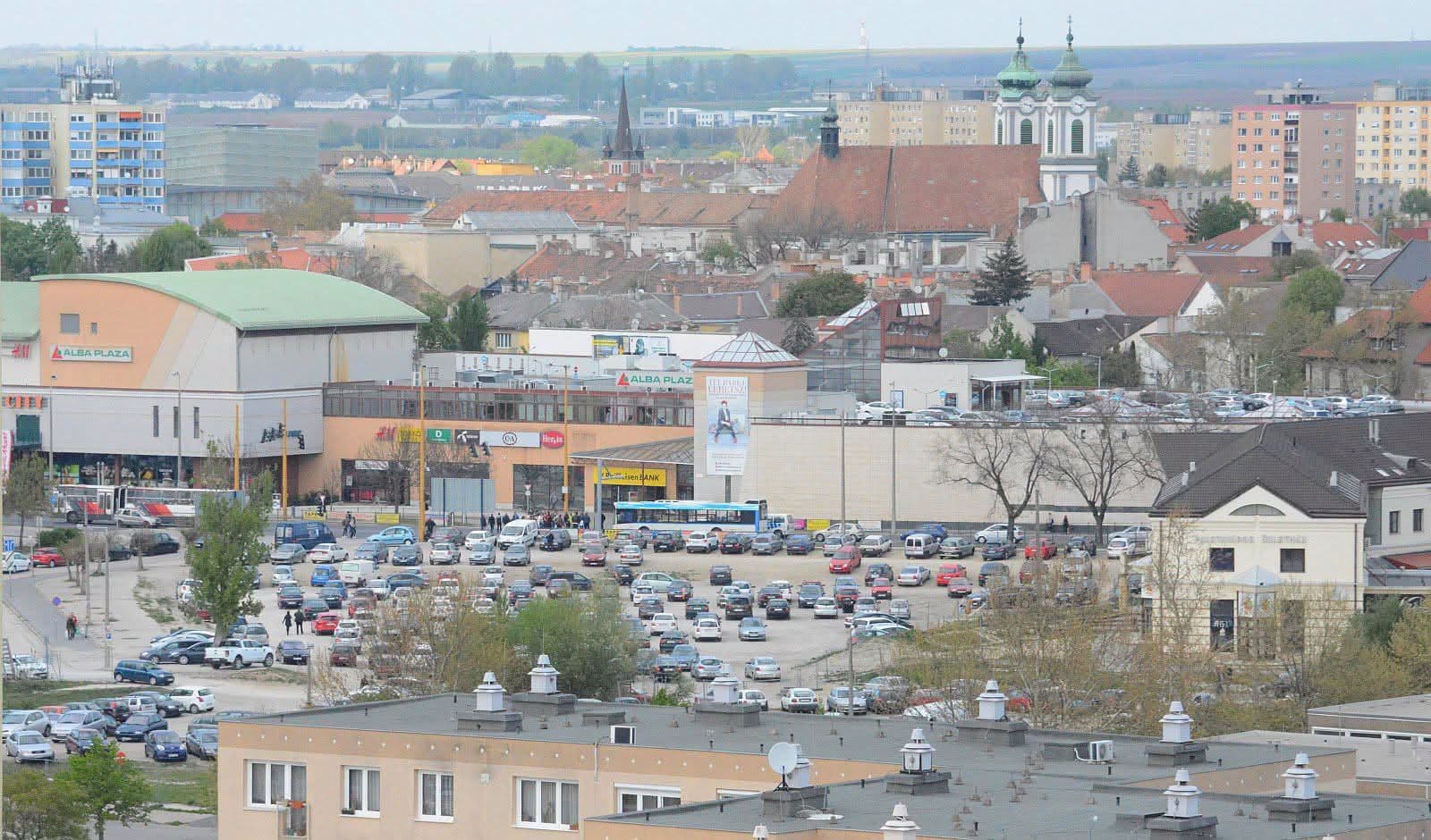 Mi lesz az Alba Plaza és a városi piac fejlesztésével?